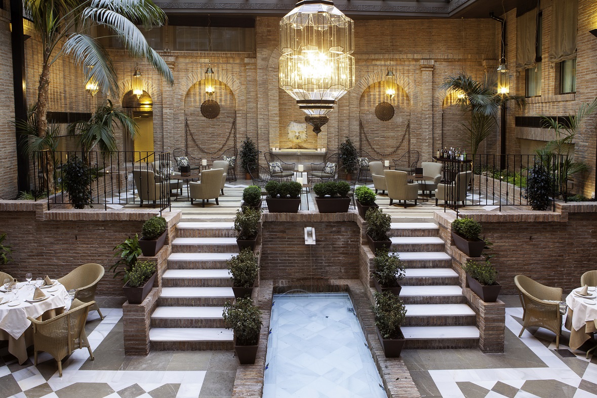 Vincci Albayzín patio