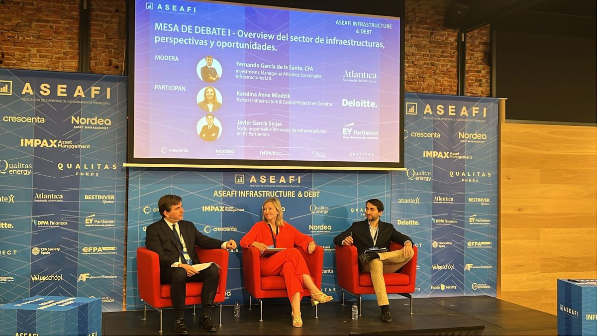 Infraestructura y deuda: el binomio que marcará la transición energética, según los expertos reunidos por ASEAFI