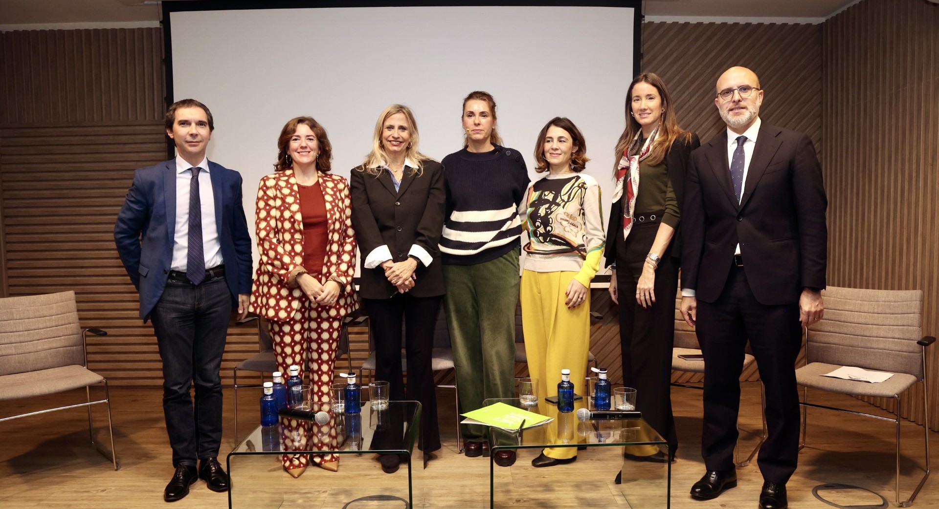 Instituto Español de Analistas Unión de Ahorro e Inversiones Simplificar la normativa financiera europea, clave para impulsar la competitividad y avanzar hacia la Unión de Ahorros e Inversiones