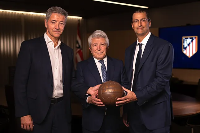17627765044347 Apollo Sports Capital toma el control del Atlético de Madrid y mantiene a Gil y Cerezo al frente