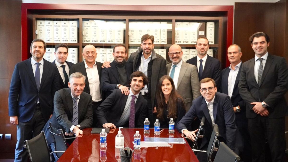 iCorporate (iCapital), Livingstone Partners y EY lideran el proceso de venta de Brok-air Aviation Group